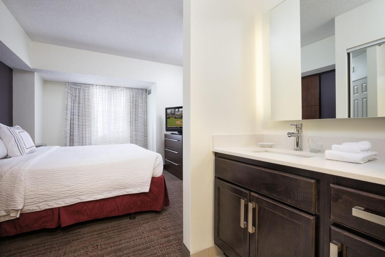 Residence Inn Minneapolis Downtown/City Center Экстерьер фото