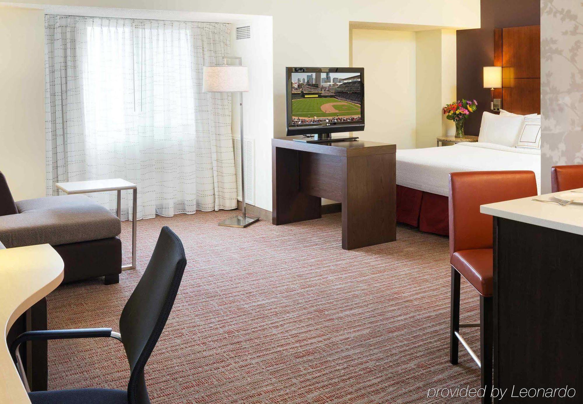 Residence Inn Minneapolis Downtown/City Center Экстерьер фото